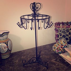 Necklace hanger